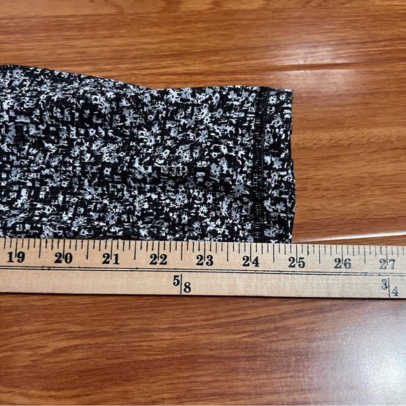 Lululemon Athletica Black and be White Patterned Leggings - Picture 8 of 12